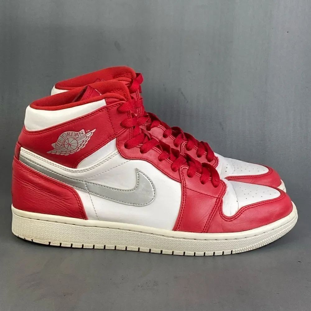 Nike Air Jordan 1 Retro High “Silver Medal” sneaker shoes mens size 10